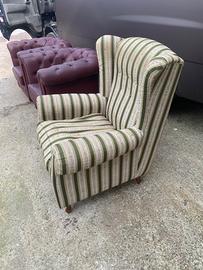 Poltrona in stoffa antica
