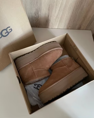 Stivali da donna UGG Mini Platform Castagna 38