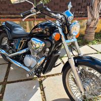 Honda Shadow originale con pochi km