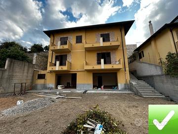 Prestigiosa Villa Su Tre Livelli Nuova Costruzione