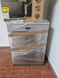 Lavastoviglie Hotpoint Ariston Libera Installazion