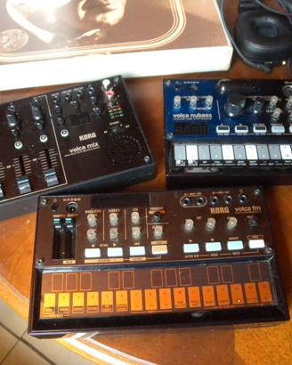 Korg Volca Set (FM2 + Nubass + Mix) + Rack Sequenz