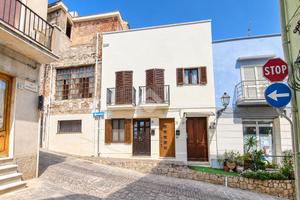 4 LOCALI A SANT'ANTIOCO