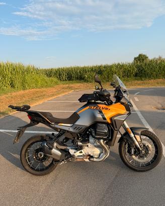 Moto guzzi stelvio 2025
