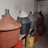 Damigiane e botti per vinificazione 