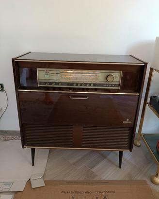 Radio stereo e giradischi,epoca,anni 50