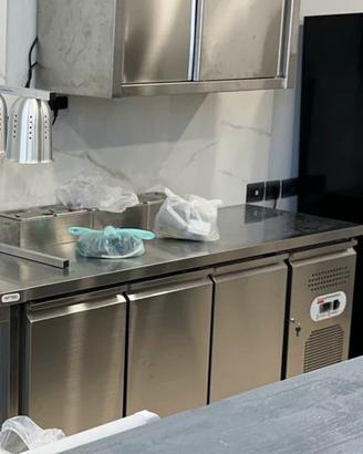Tavolo frigo refrigerato tre porte in acciaio inox