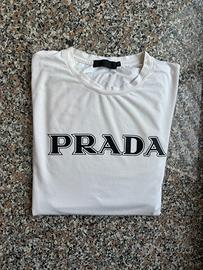 t-shirt prada