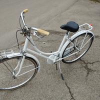 bicicletta donna tipo olandese marca atala