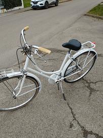 bicicletta donna tipo olandese marca atala