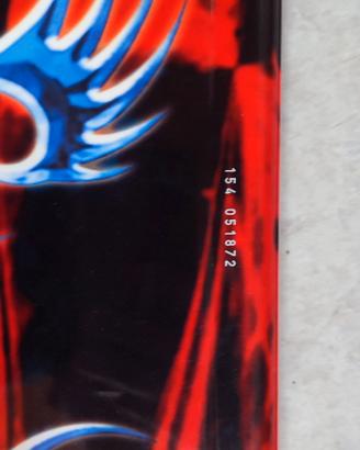 tavola da snowboard con attacchi