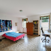 Ampia singola in centro storico solo studentesse