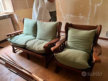 Divano e poltrona in legno