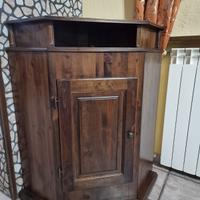 Angoliera in legno 