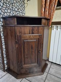 Angoliera in legno 