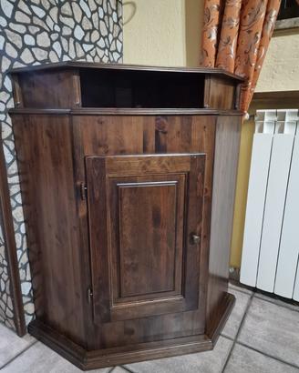 Angoliera in legno 