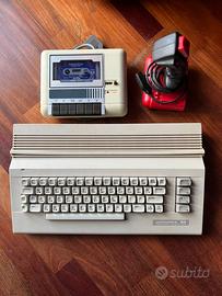 Commodore 64 + 2 joystick Quickjoy + unità Dataset