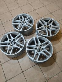cerchi originali Toyota 