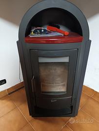 stufa a legna della nordica praticamente nuova