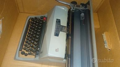 macchina da scrivere 