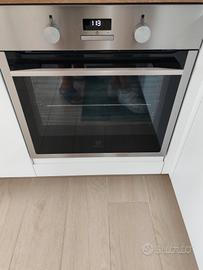 Forno ad incasso Electrolux MAI USATO