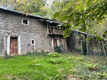 Bagnolo Piemonte casa indipendente e terreno