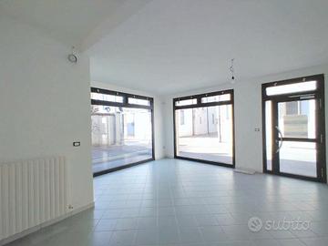 Negozio Ristrutturato ad Adria (RO)