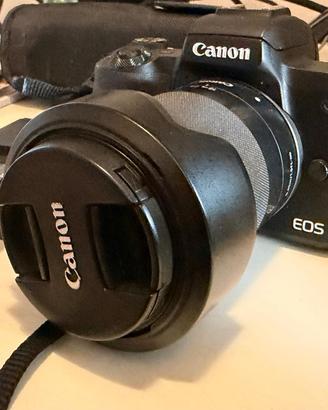 Canon Eos M50 + EFM 18-150 f/3.5-6.3 STM