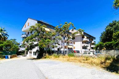4 LOCALI A PAOLA