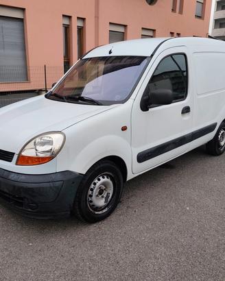 Renault Kangoo 1.5 dCi 65CV neopatentati
