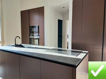 Pregio Ristrutturato Arredato Pressi P.zza De Nava