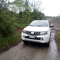 Autocarro pick-up Mitsubishi L200