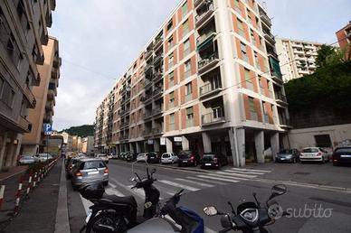 Palazzo / Stabile di 1740 m² con più di 5 locali a