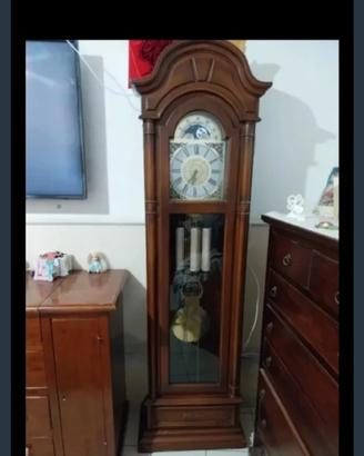 Orologio a pendolo antico