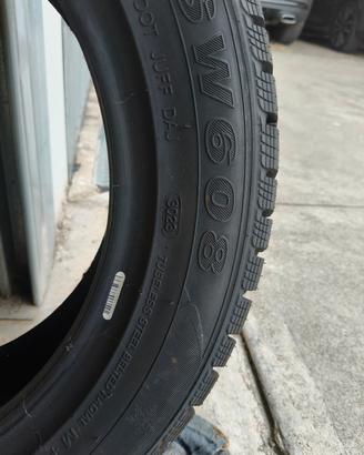 Pneumatici invernali 185/55R15 86v 