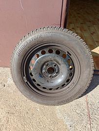 gomme da neve con cerchioni in acciaio