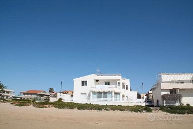 Villetta fronte mare 10 posti Punta Braccetto