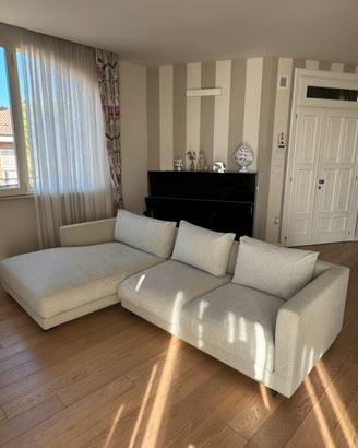 Divano lineare con Chaise Longue