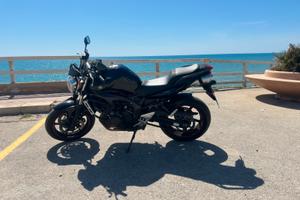 Moto yamaha fz6 total black