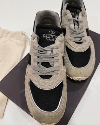 Valentino Garavani Rockrunner Low-Top Sneaker Tg 4