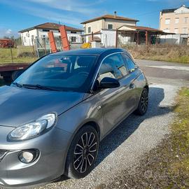 auto giovanile per ragazzi ganzi