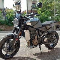 Husqvarna Svartpilen 801