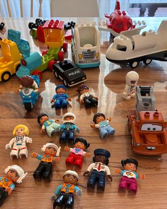 Lotto LEGO Duplo - Veicoli, Basi, Omini, Mattoncin