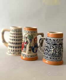 Tre boccali da birra ceramica decorato in rilievo