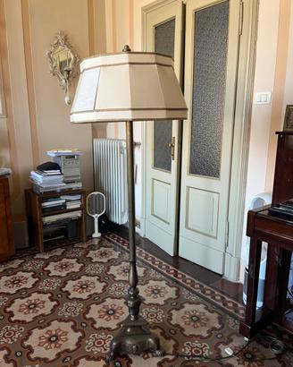 Lampada da terra liberty in ottone