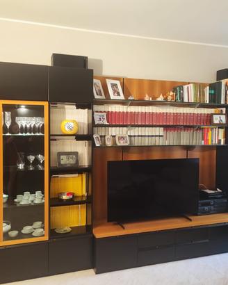 sala porta tv e vetrinetta