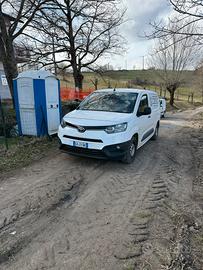 Furgone Toyota pro ace