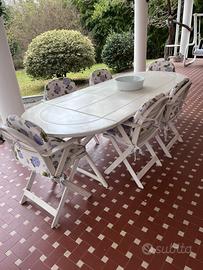 Tavolo e 6 sedie in PVC