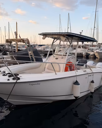 Boston Whaler 240 Outrage