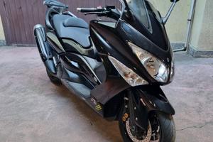 Yamaha T Max BLACK